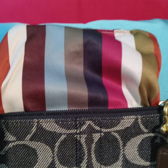 Coach Legacy Denim Wristlet/Pouchette 2007 - Picture 4 of 6